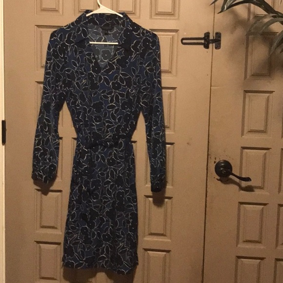 Banana republic, long sleeve, collared blue floral, V-neck belted - Picture 1 of 1